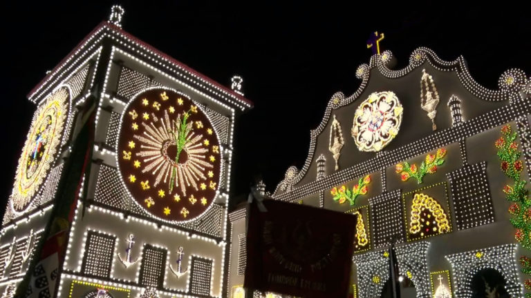 Festas do Santo Cristo: Iluminação do santuário assinalou o início das festas