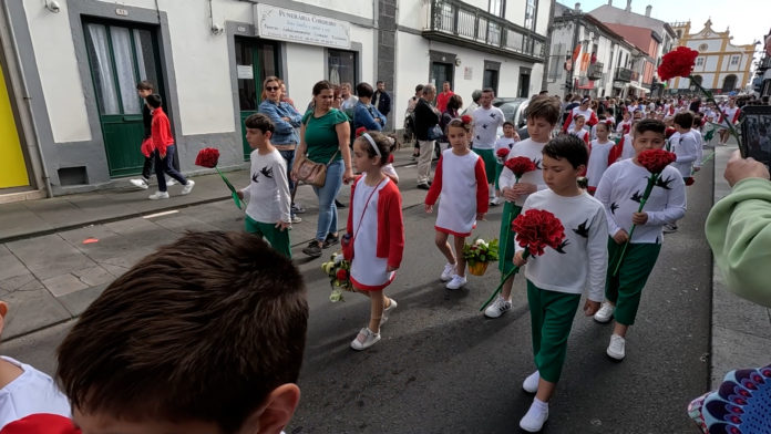 B3-10-VT NDA DESFILE FESTA DA FLOR TL 050324