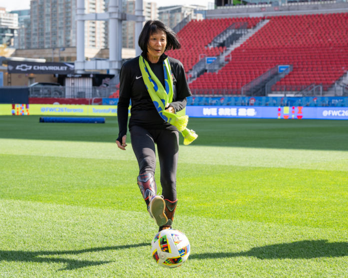 B4-04-VT DESTAQUES DESPORTO CANADA NA 050324