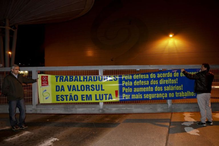 Greve na Valorsul com “adesão elevada” e compromisso da empresa aquém do necessário