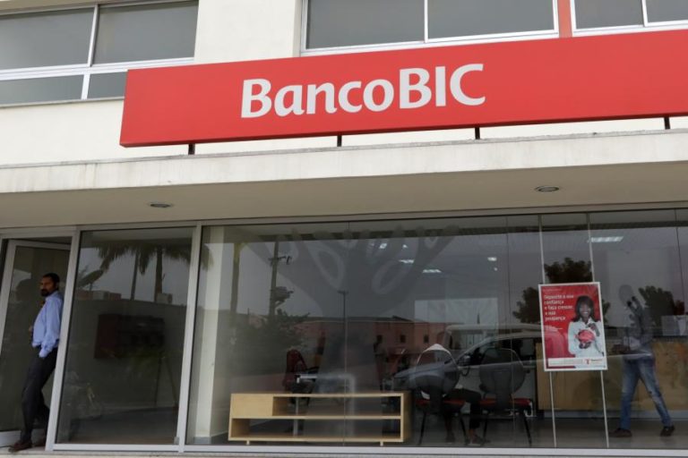 Regulador angolano chama BIC depois de anúncio de despedimentos