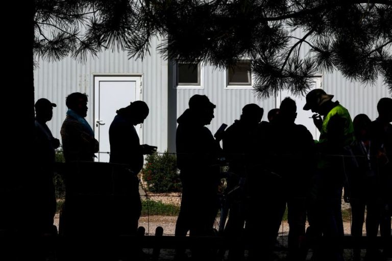 Trabalhadores estrangeiros por contra de outrem sobem 35,5% para quase 500 mil em 2023