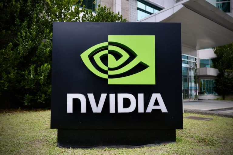 Nvidia chega ao topo 31 anos após ter sido criada e é uma das 7 ações magníficas
