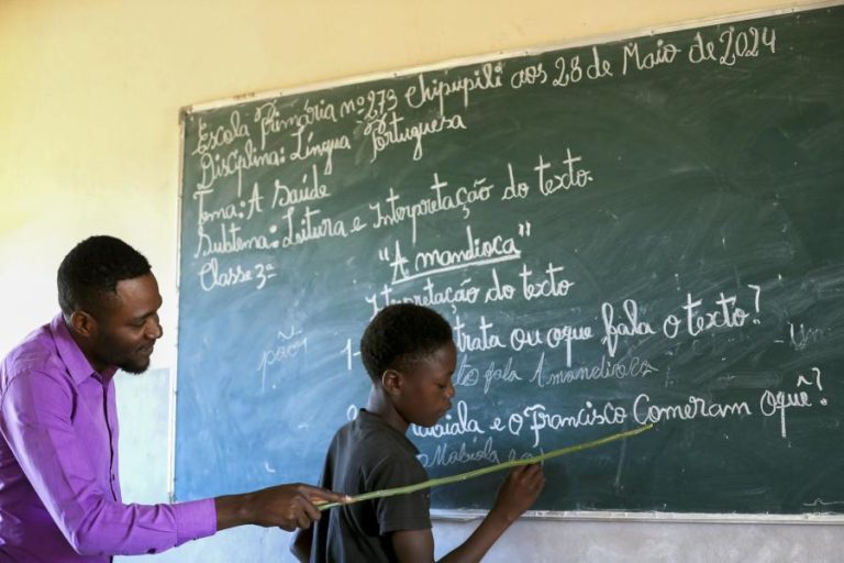 Angola tem de gastar 80% mais com educação para cumprir metas de capital humano