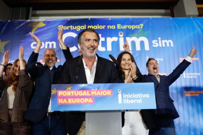 43015616.jpg