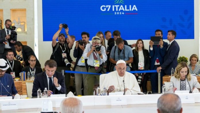 B1-02-VT TRUDEAU E PAPA CIMEIRA G7 RS 061424