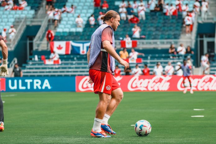 B4-02-VT DESTAQUES DESPORTO CANADA NA 062624