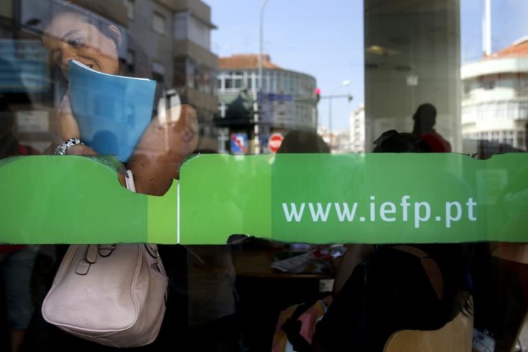 Beneficiários de prestações de desemprego sobem 9,5% em junho para 179.521
