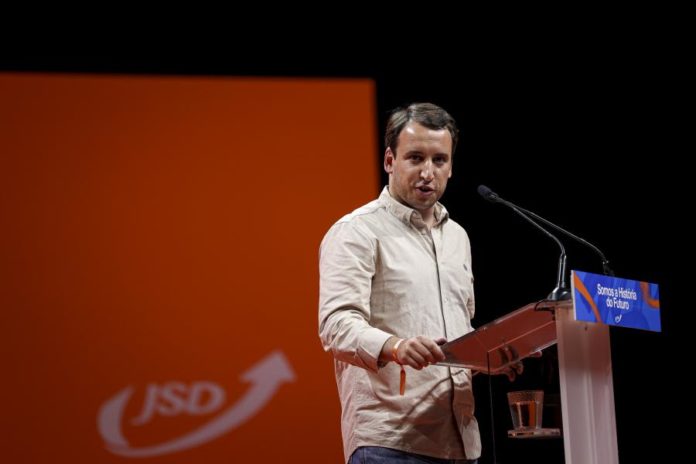 43094175.jpg