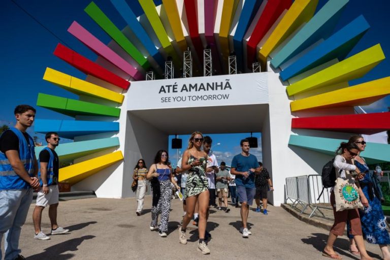 Às primeiras horas o festival ‘Alive’ já mexe, com música e não só