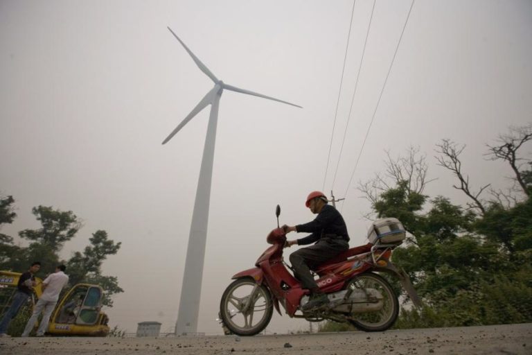 China poderá alcançar este ano metas para 2030 no setor das renováveis