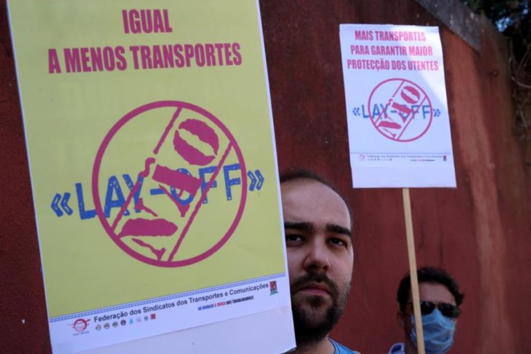 Trabalhadores em ‘lay-off’ triplicam em julho para 12.927