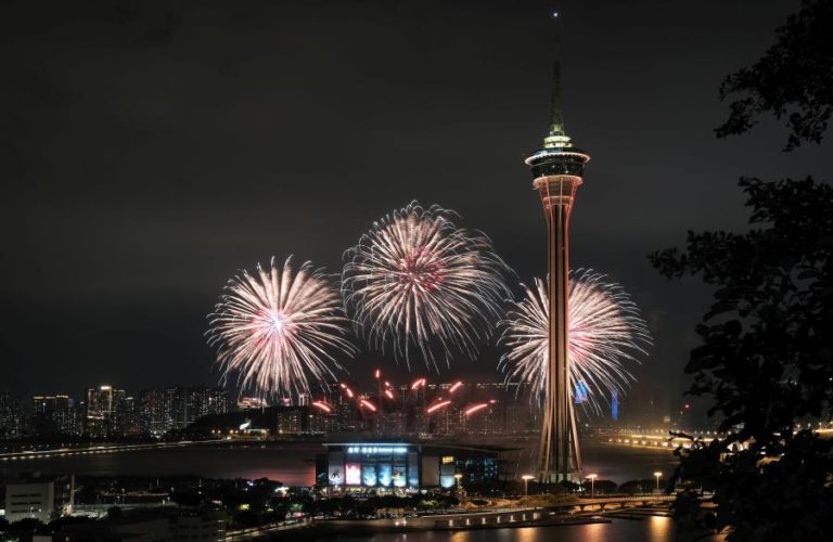 Concurso de fogo-de-artifício de Macau conta com presença portuguesa