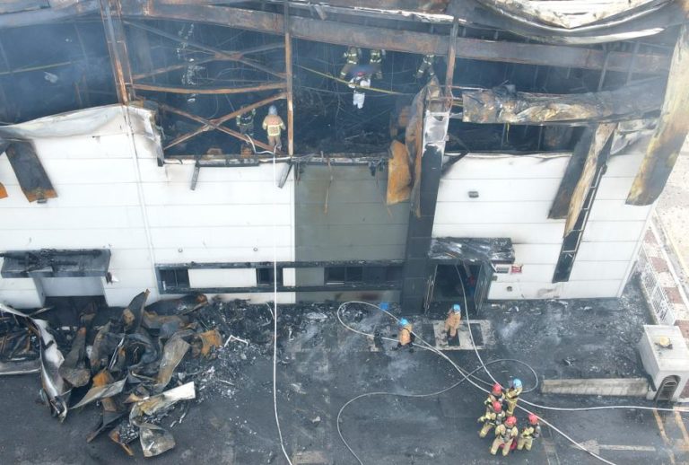 Incêndio mortal em fábrica de baterias sul-coreana deve-se a falhas graves – polícia