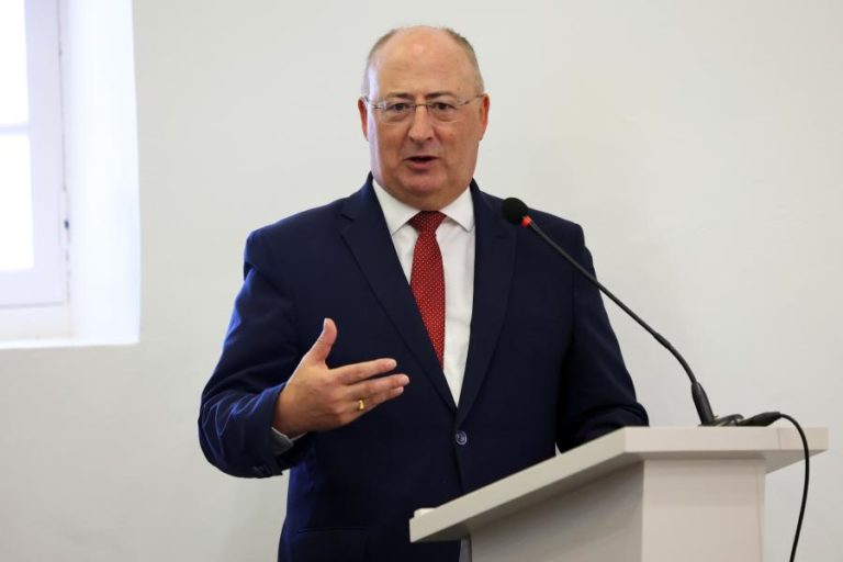 CNA pede audiência urgente ao ministro da Agricultura sobre crise no vinho