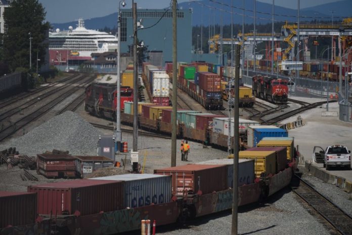 B1-02-VT PARALISAÇÃO FERROVIÁRIA CANADÁ RS 082224