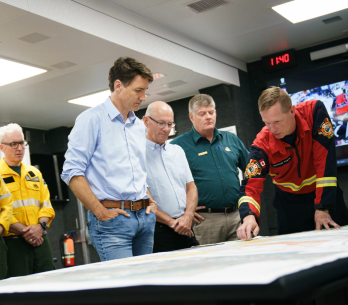 B1-03-VT TRUDEAU EM JASPER LS 080624