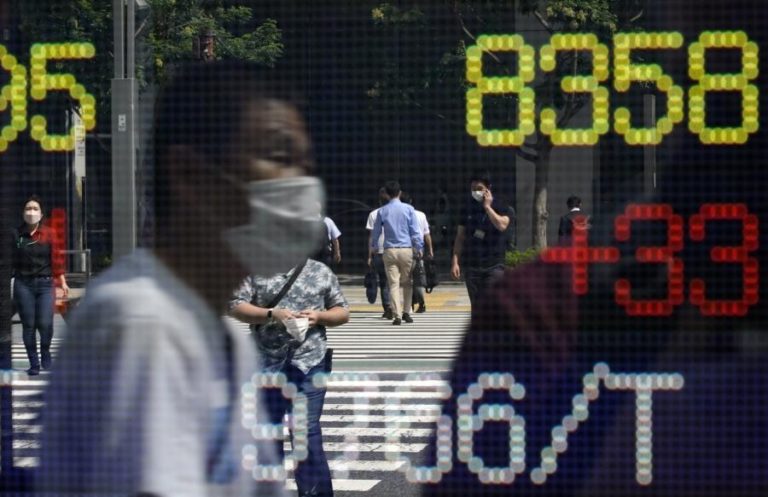 Bolsa de Tóquio fecha a ganhar 3,41%