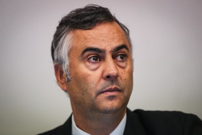 Ministro quer melhores salários e carreira docente mais “simples e previsível”