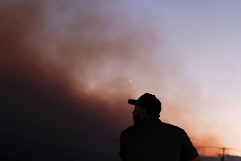 Estado de emergência declarado em Los Angeles devido a fogos