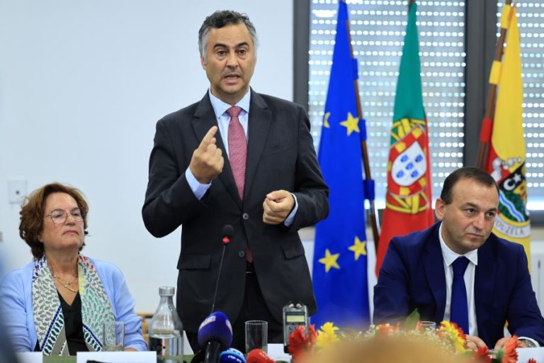Portaria de vagas para recrutamento de professores publicada “muito em breve”