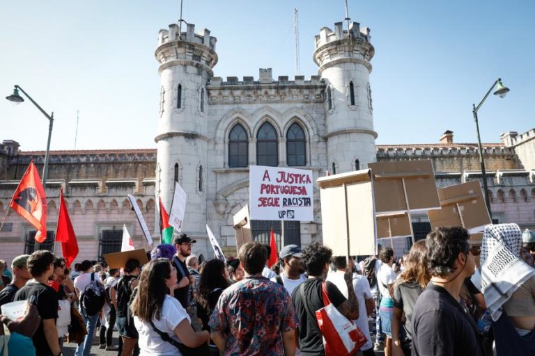 Cerca de 600 manifestantes exigem em Lisboa justiça contra violência policial