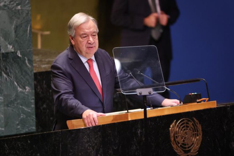 Guterres alerta para “ameaças existenciais” geradas pela crise climática e tecnologias