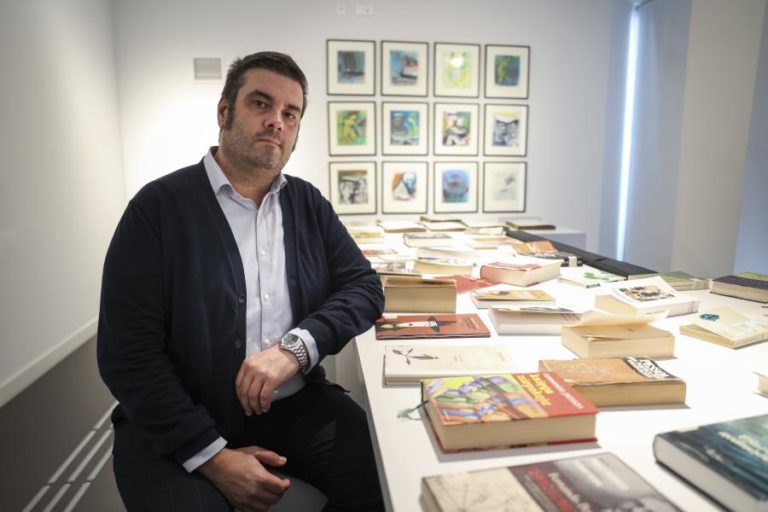 Encenador André Murraças vai fazer ‘sair do armário’ as coleções dos museus