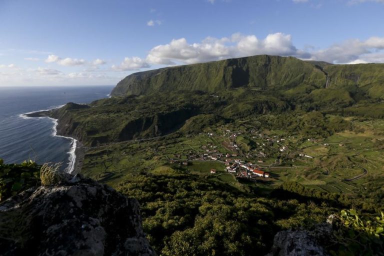 PS/Açores alerta para a existência de 56 “professores fantasma” em escola das Flores