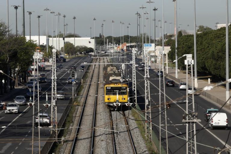 Greve na CP suprimiu 67 comboios urbanos de Lisboa até às 12:00