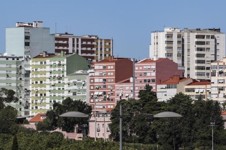 Governo esclarece que não vai descongelar as rendas antigas