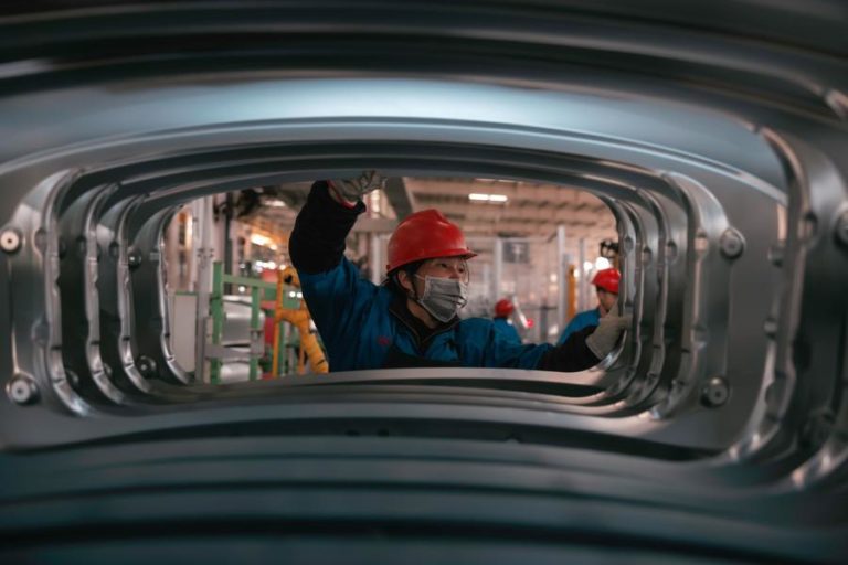Europa pode reduzir quota de elétricos da China se criar cadeias de abastecimento – AIE