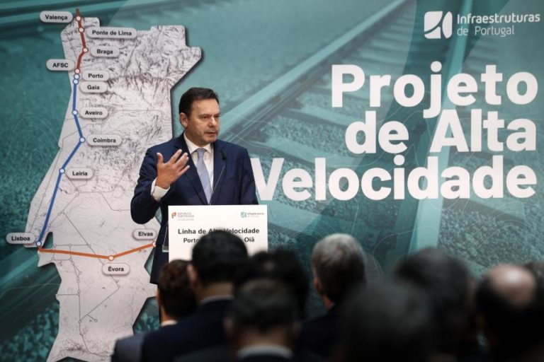 PM diz que executivo está a gostar “muito de estar no Governo” para construir “Portugal novo”