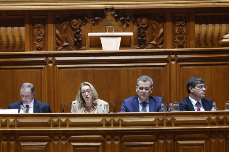 Ministra admite ‘mix feelings’ com semana de quatro dias mas decisão é das empresas