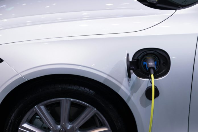 B1-02-VT ARRANCA IMPOSTO CARROS ELETRICOS TL 100124