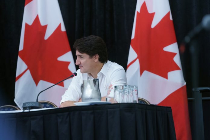 B1-02-VT TRUDEAU INTERFERÊNCIA ESTRANGEIRA RS 101724