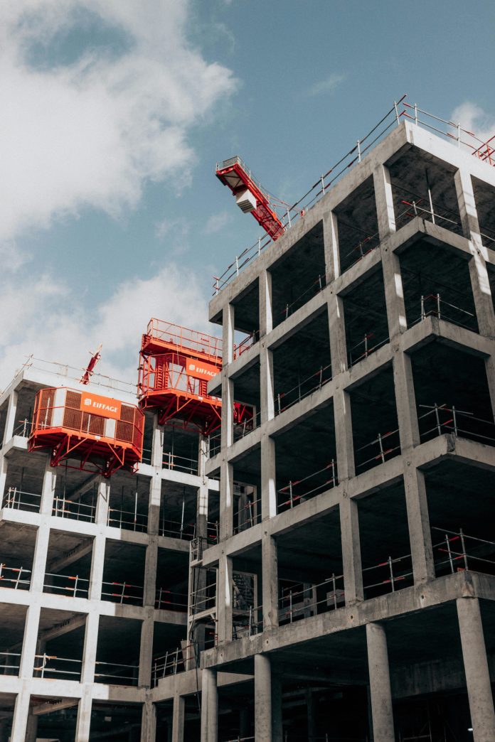 B2-01-VT IMPACTO REDUÇÕES IMIGRAÇÃO IMOBILIÁRIO RS 102824