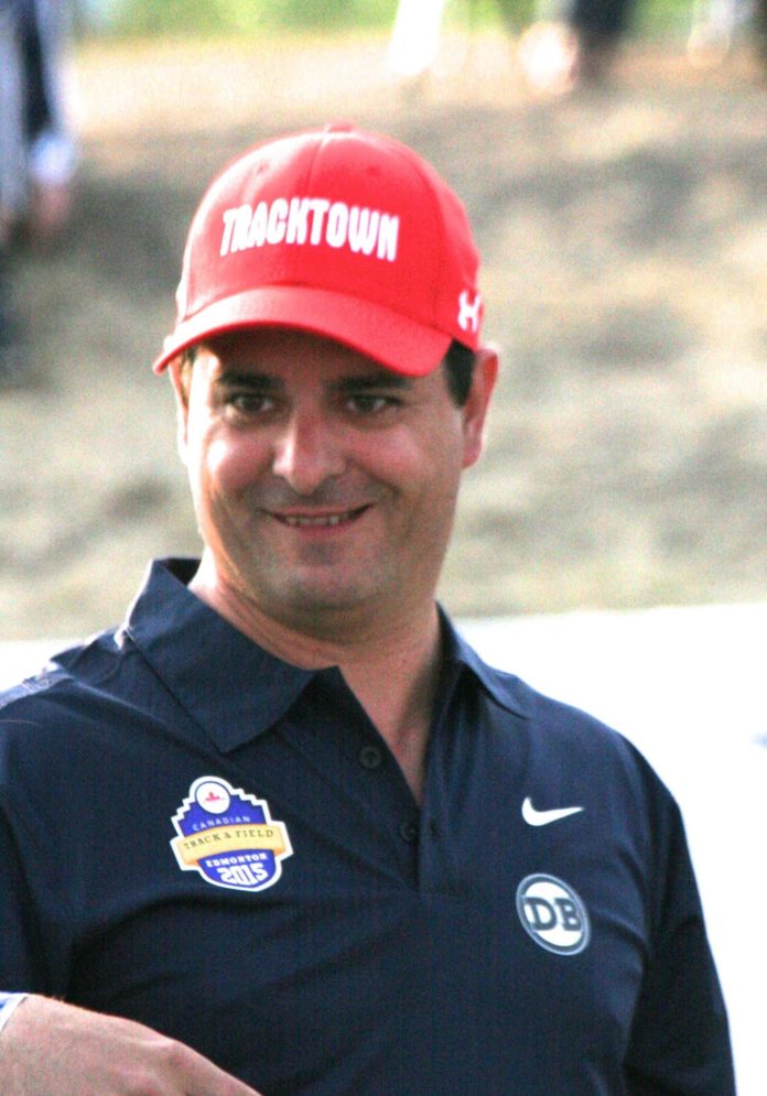 B4-03- VT DESTAQUES DESPORTO CANADA RS 101024