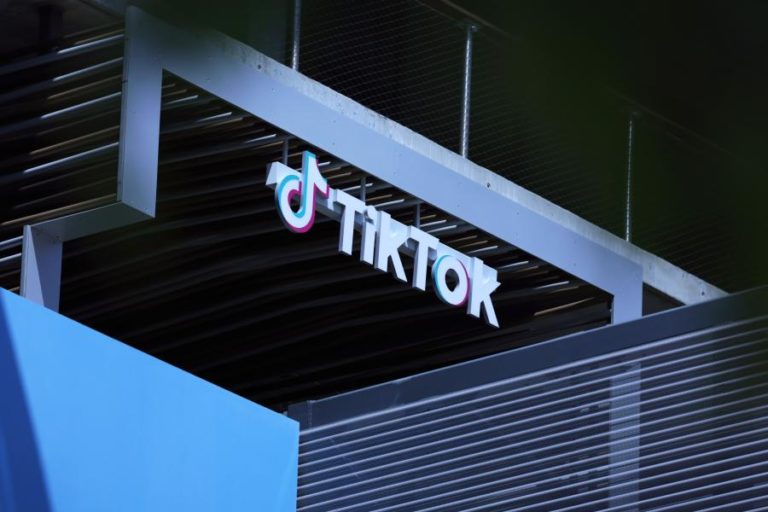 TikTok desiludida com proibição de redes sociais para menores de 16 na Austrália