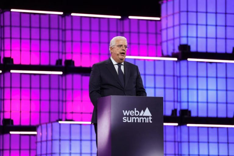 Ministro da Economia anuncia fundo ‘deep tech’ de 100 ME em Portugal