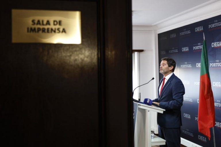 Ventura acusa Montenegro de fazer “número político” em torno de aumento das pensões