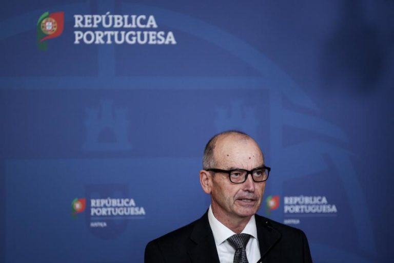 Instalação de inibidores de sinal nas prisões é para avançar