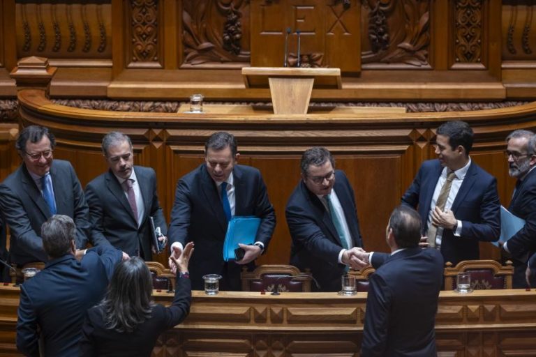 Primeiro-ministro defende que o Orçamento aprovado corresponsabiliza PS e Chega