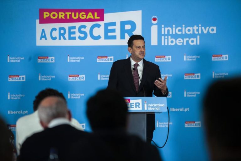 IL considera que Orçamento é “tão medíocre” que ninguém quer assumir a paternidade
