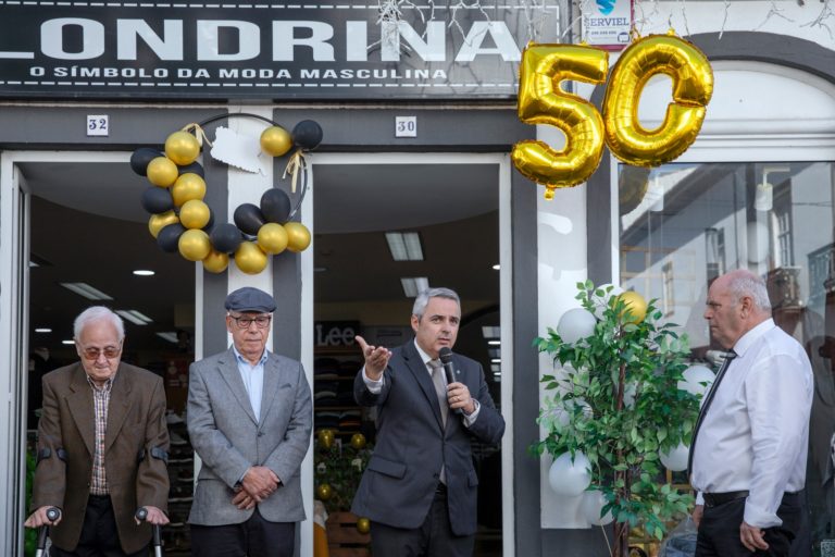 Ponta Delgada: Loja de roupa masculina Londrina faz 50 anos