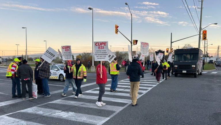Greve: Serviços de Brampton encerrados por greve dos trabalhadores públicos