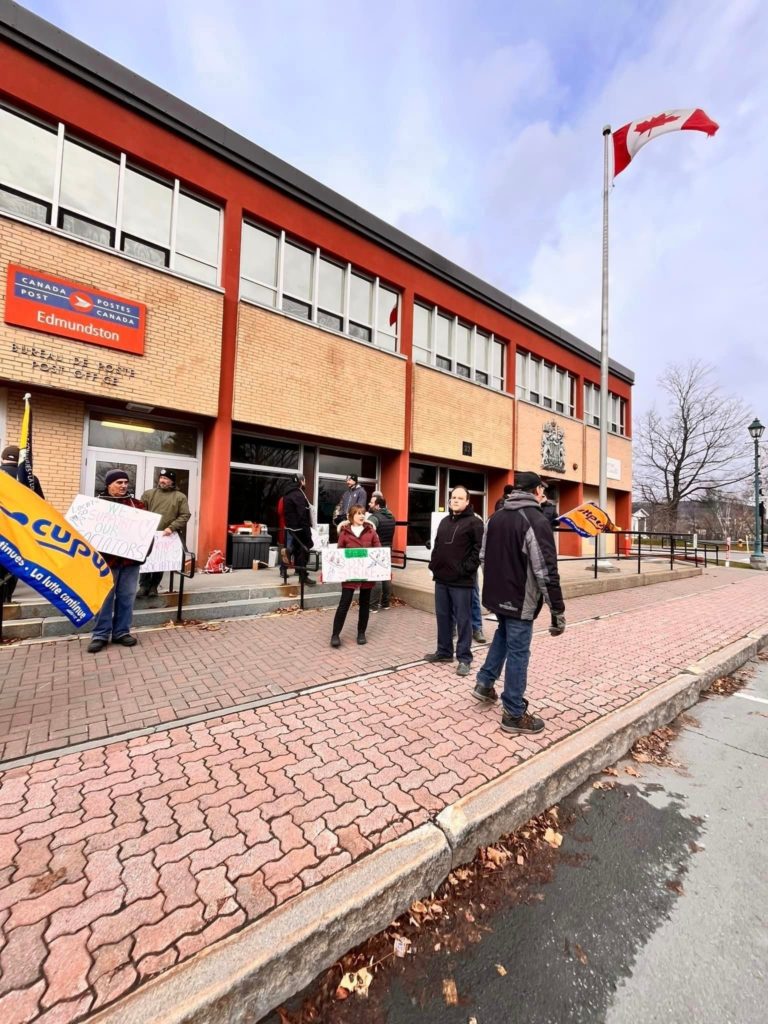 Correios: Suspensas negociações entre Canada Post e trabalhadores em greve