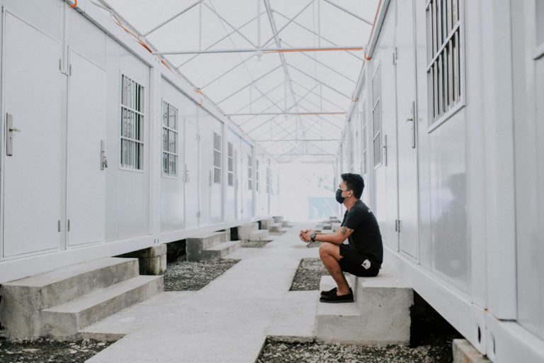 Imigração: Aumento de refugiados impulsiona criação de alojamentos temporários