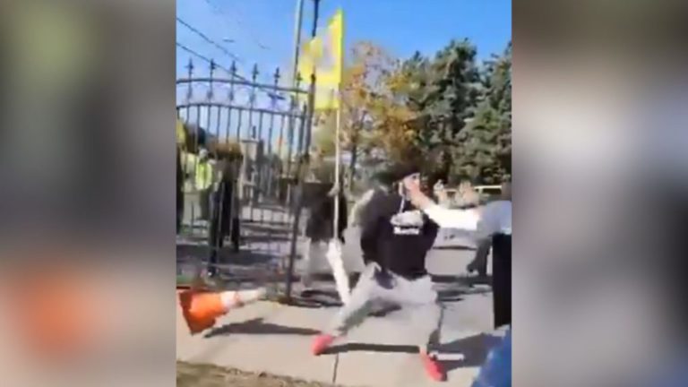 Polícia: Três detidos após confronto violento em templo hindu de Brampton