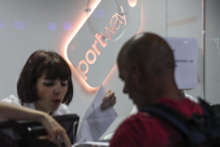 Trabalhadores da Portway convocam greve para o período de Natal e ano novo